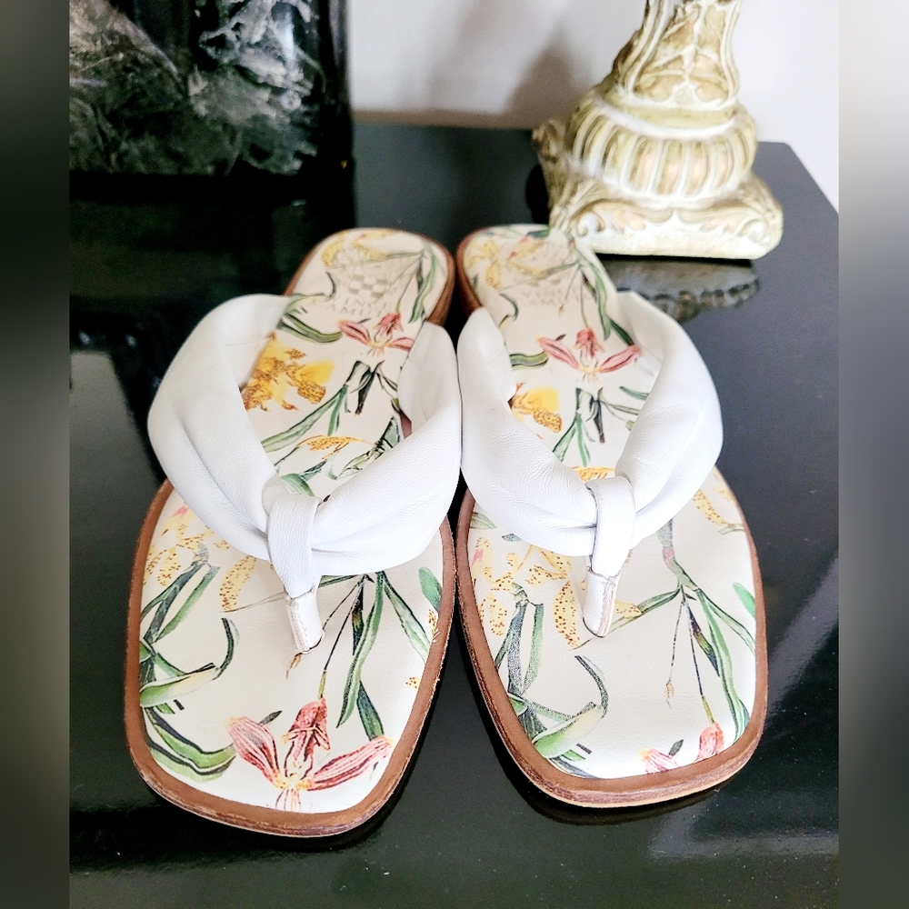 Vince Camuto Norshie Pillow Floral White Genuine Leathet Sandals US 7